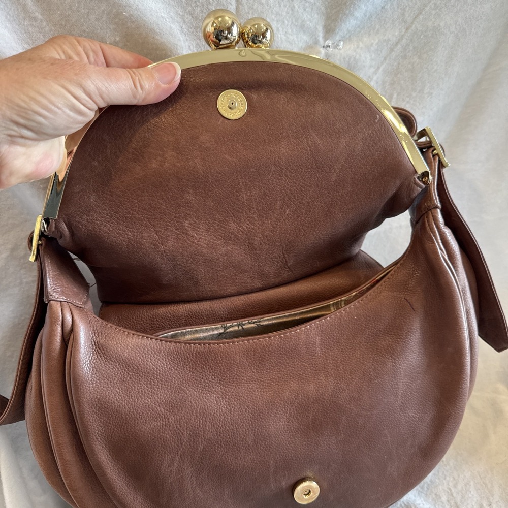 Vtg Y2K Bulga Brown Leather Kisslock Shoulder Bag Purse Satchel Buckle Details‎ - Picture 8 of 16
